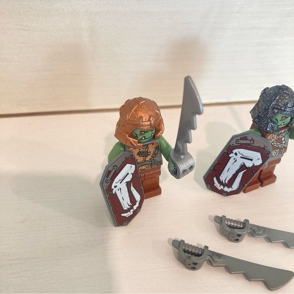 Authentic LEGO Castle Figures - from the King’s Battle Chariot - Picture 4 of 6